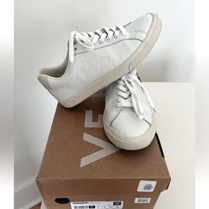 Veja Esplar bicolor white low top sneaker. Size 36 / size 5